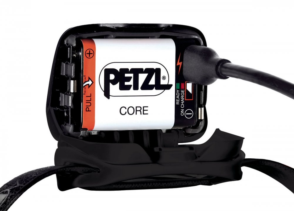 Petzl čelovka Tactikka Core, černá